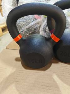 Equipo <span class=keywords><strong>de</strong></span> <span class=keywords><strong>Entrenamiento</strong></span> <span class=keywords><strong>de</strong></span> Fuerza para Gimnasio, Kettlebell <span class=keywords><strong>de</strong></span> Hierro Fundido con Pintura Negra en Aerosol <span class=keywords><strong>de</strong></span> 5-50 Libras, Logotipo Personalizado, Silencioso, Protege el Piso - Product Image 3