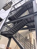 Escalier droit en acier galvanisé sur mesure, escalier robuste pour atelier d'usine, certifié CE