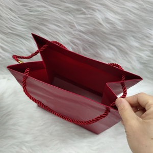 Bolsa de papel roja para regalo, bolsa de compras con asa de cuerda, bolsa para boutique de joyería, bolsa de compras roja, bolsa de regalo roja para boutique - Product Image 3