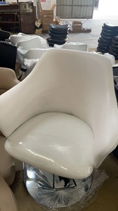Fauteuil de Barbier Contemporain en Similicuir avec Relevage Hydraulique, Hauteur Réglable, Base Ronde, Mobilier de Salon - Product Image 4