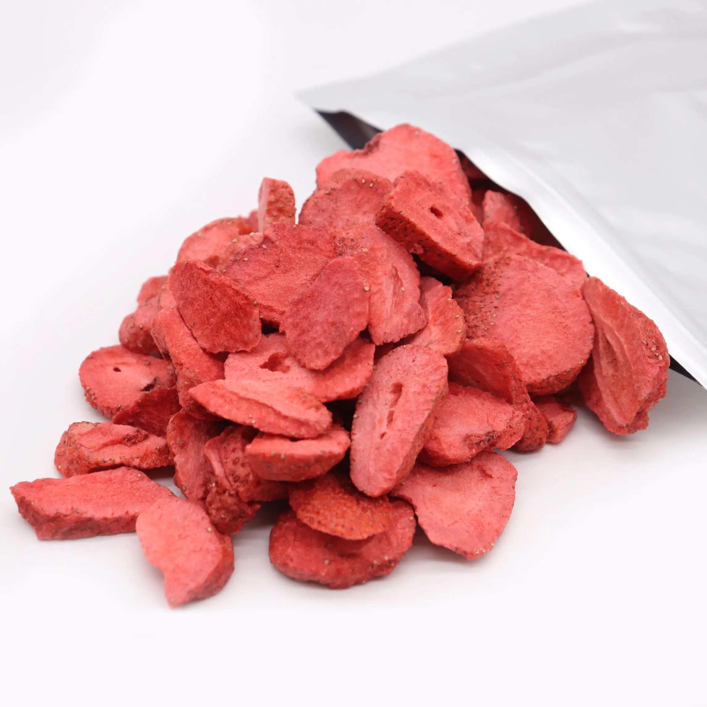 Best Selling Lyophilized Strawberry Freeze Dry Fruit in Retail packaging Freeze Dried Fd Strawberry Without Sugar 20g/bag