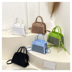 2025 nouveau sac à main pour femmes épissé européen et américain rétro mode polyvalent sac à bandoulière sac <span class=keywords><strong>pas</strong></span> <span class=keywords><strong>cher</strong></span> - Product Image 1