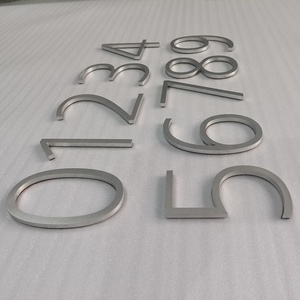 Plaque de numéros d'adresse extérieure autocollante en aluminium brossé massif - Product Image 2