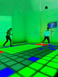 Nouvelle Machine de Jeu au Sol LED Commerciale 2026, Équipement d'Arcade Interactif à Grille, Défi de Saut Multijoueur pour Centre Commercial, ABS - Product Image 4