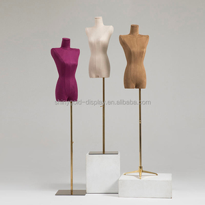 Manichino <span class=keywords><strong>Sartoriale</strong></span> Femminile in Legno Colorato Personalizzato con Braccia in Velluto Scamosciato e Spalle Piatte per Negozi di Abbigliamento - Product Image 3