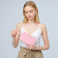 Approvisionnement en gros : Sacs à main de soirée en silicone haut de gamme pour femmes, portables et polyvalents, et grandes trousses de maquillage et étuis