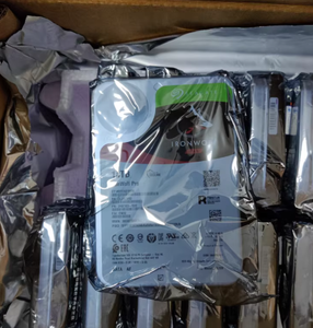 Disque dur d'entreprise Exos 7E8 10 To, 7200 tr/min, cache 256 Mo, SATA 6 Gbit/s pour stockage NAS et centres de données (ST10000NE0004) - Product Image 1