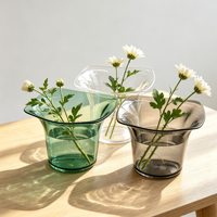 Pot de fleurs décoratif vert transparent de haute qualité en gros, jardinière de bureau peu encombrante pour l'intérieur de bureaux modernes