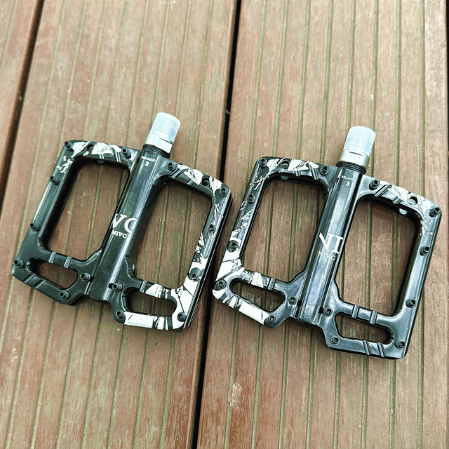 Bike Pedals Universal Fit Bicycle Pedals Aluminum  Sealed Bearing Lightweight Wide Flat Platform for Mountain MTB Bike