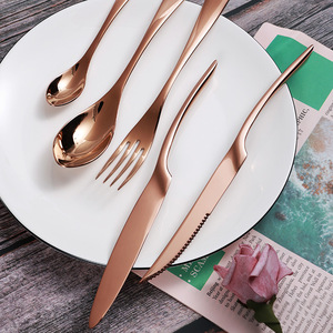 ช้อนสแตนเลสชุบทอง ดีไซน์หรูหรา สำหรับใช้บนโต๊ะอาหารในงานเลี้ยง - Product Image 4