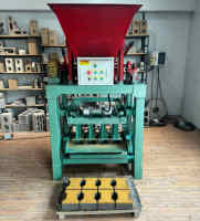 Ligne de production de briques pleines de 6 pouces Export Ghana 4-35 Hopper, machines de fabrication de briques