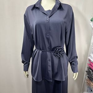 ชุดลำลองสไตล์ตะวันออกกลาง ผ้าซาตินประดับดอกไม้ เสื้อผูกโบว์ กระโปรงทรงเอ ชุดเซ็ต 2 ชิ้น แฟชั่นสำหรับผู้หญิง - Product Image 1