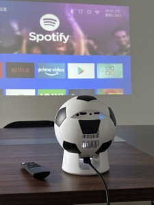 Projecteur intelligent LCD portable GLIWAY 720p en forme de ballon de football pour regarder des matchs de football à la maison ou en camping en plein air - Product Image 4