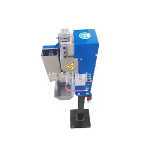 สถานีทำความสะอาดหุ่นยนต์เชื่อม Gl-2000s พร้อมกลไกตัดลวดด้วยลมและระบบดูดฝุ่น สำหรับใช้งานเชิงพาณิชย์ - Product Image 1