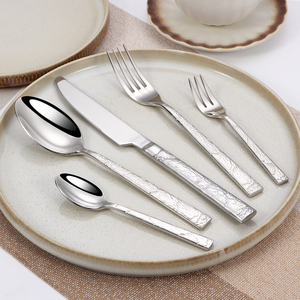 Juego de Cubiertos de Acero Inoxidable Plateado de Primera Calidad, Juego de Cubiertos de Lujo con Diseño Martillado para Restaurante - Product Image 1