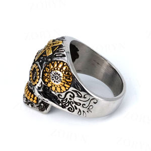 Anillo de Calavera Gótico Punk de Acero Inoxidable 316 para Hombre, Diseño Bicolor Oro y Plata con Cruz Floral en Relieve, Atrevido y Oscuro, Estilo Cultural - Product Image 4