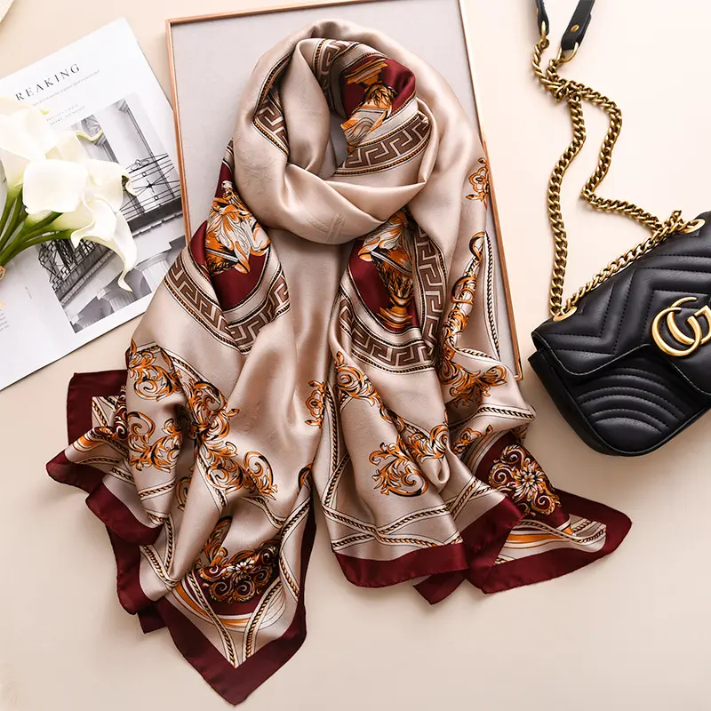 Großhandel heißer Verkauf billig Satin Schal Mode neues Design goldene Reben Blumen druck lange Seide Schal Frauen