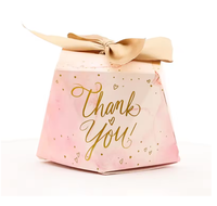 Boîtes en papier pour bonbon de mariage en forme de pyramide avec logo personnalisé Boîtes en papier pour bonbons de fête d'anniversaire