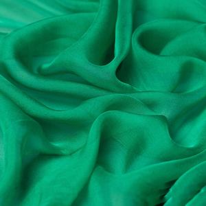 مورد صيني يوفر كميات من قماش شيفون حرير التوت 100% مصبوغ بلون سادة 6 مم 25 جم/م² للأوشحة - Product Image 3