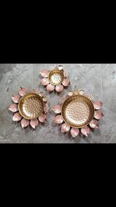 Nouveau design élégant Diya pour Puja lampe à huile Lotus forme Deepak pour Pooja Diwali articles de décoration Diya pour Daily Puja & Festival - Product Image 4