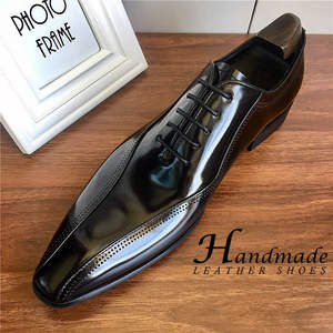 Nuevos zapatos formales de negocios británicos para hombre, de cuero genuino, con punta abierta, adornados con perlas, de alta calidad y con punta en pico. - Product Image 5