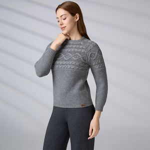 Pull en tricot pour femmes OEM/ODM, hiver, logo personnalisé brodé, manches longues, gris, pull en tricot torsadé pour femmes - Product Image 5