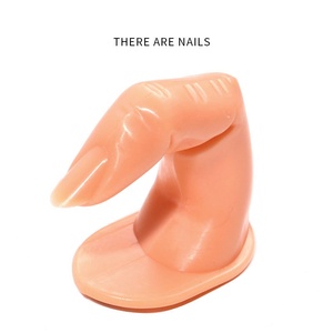Doigt d'entraînement réaliste pour la manucure, avec ou sans faux ongles, pour la présentation d'art des ongles - Product Image 3