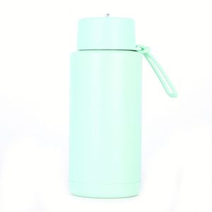 Botella de agua deportiva reutilizable de acero inoxidable con aislamiento al vacío de doble pared de gran capacidad de 34 oz, con accesorios de goma y pajita, apta para líquidos hirviendo. - Product Image 4