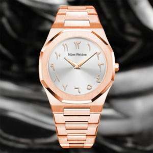 Fabricants de montres-bracelets personnalisées OEM montres en acier inoxydable mode luxe pour hommes chiffres arabes cadran montre logo