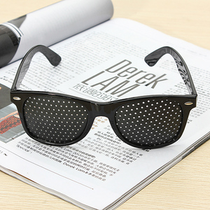 Noir Unisexe Vision Soins Trous D'épingle D'exercice <span class=keywords><strong>de</strong></span> L'oeil Lunettes Sténopés Lunettes Vue D'améliorer en plastique - Product Image 5