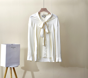 Camicia Coshe <span class=keywords><strong>Laura</strong></span> con stampa floreale vintage in stile coreano a maniche lunghe con fiocco per donna, elegante e casual per il lavoro quotidiano in ufficio - Product Image 1