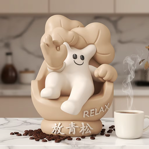 Figurine sculptée en résine de pin peinte à la main, personnage mignon de film et de télévision, ornement de bureau, artefact de décompression - Product Image 6