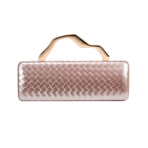 Sac de soirée élégant tissé pour femme, pochette à poignée supérieure originale avec chaîne détachable, idéal pour banquets et mariages - Product Image 2