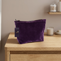 Pochette cosmétique vintage en velours violet avec doublure en coton, fermeture éclair et décorations de perles, de sequins, de fleurs et de perles
