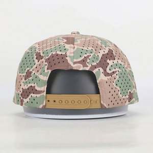 Gorra Snapback OEM Personalizada de 5 Paneles con Parche de Cuero Deportivo, Diseño de Camuflaje 'Old School Duck', Agujeros Cortados con Láser y Logotipo, Venta al por Mayor - Product Image 6