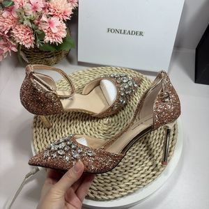 รองเท้าส้นสูงแบบเปิดนิ้วเท้าสำหรับผู้หญิง คุณภาพสูง สีทอง ขนาด 6.5 ซม./8.5 ซม. เหมาะสำหรับใส่ไปไนต์คลับ หรูหรา - Product Image 6