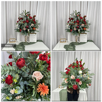 Centre de table artificiel en forme de boule avec orchidée blanche, anthurium et rose, arrangement floral et verdure artificielle pour décoration de table de mariage