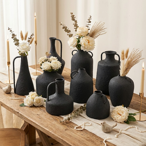 Ensemble de vases de sol en fer noir givré Wabi-sabi faits à la main, pots de fleurs texturés nordiques avec trou de drainage et base antidérapante pour la maison moderne - Product Image 1