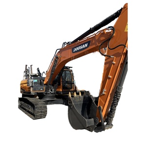 Excavatrice sur chenilles hydraulique d'occasion Doosan DX225LCA avec godet de 1,05 m³ et moteur de 110 kW - Product Image 1
