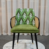 Fauteuil de salle à manger personnalisable, style nordique moderne, avec panneau en rotin rembourré à motifs géométriques, assise en velours vert, structure noire, Gold Gym Park