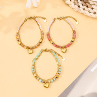 Naturstein-Perlenarmband mit Doppelschicht, Goldener Herzanhänger Stapelbares Armband, Handgefertigtes Boho-Perlenarmband für Frauen