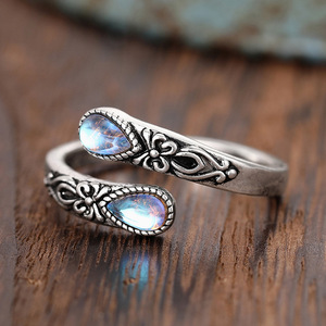 Anello Aperto Vintage a Goccia con Effetto Pietra di Luna per Donna, Regolabile, Stile Boho, Accessorio Moda per Uso Quotidiano - Product Image 5