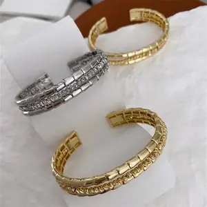 Vendita calda minimalista oro metallo bobina superiore braccio polsino braccio aperto braccialetto Mutil Design Armlet bracciale braccialetto per le donne