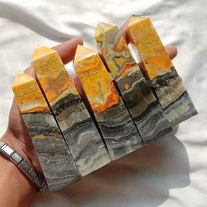 Venta al por mayor: Varita de piedra curativa pulida a mano, Torre de cristal de jaspe Bumble Bee, Obelisco de jaspe, Colección de especímenes minerales - Product Image 1