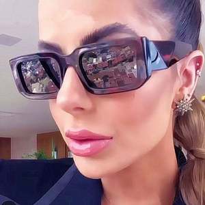 Nouvelles lunettes de soleil carrées de luxe rétro 2022 pour hommes et femmes, avec branches larges ornées de diamants, noires, protection UV400 - Product Image 1