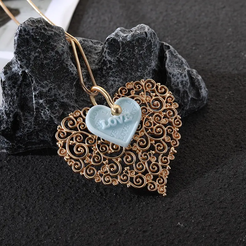 Fashionable Popular Alloy Hollow Heart Shape Pendant Snake Chain Necklace For Girls'