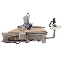 Machine à clouer automatique JiNan YuanNuo 600*3000 mm pour panneaux acoustiques insonorisants avec servomoteur et 20 pistolets à clous standard