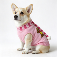 Pull en tricot rose mignon pour chien avec applique ours, vêtements d'hiver pour animaux de compagnie, manteau rayé avec pompon pour chiot