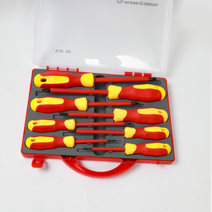 Jeu de tournevis isolés haute tension 8-en-1 rouges, embouts Phillips et plats, magnétiques puissants, formes irrégulières, outil durable - Product Image 2