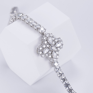 Pulsera Clásica MSB-572 de Plata 925 con Diamantes Blancos en Corte Pera y Diamantes de Laboratorio - Product Image 2